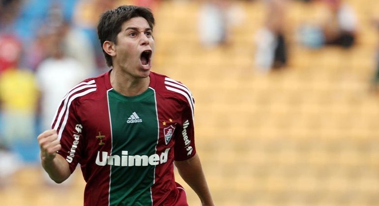 Darío Conca chegou no Fluminense em 2008, e logo mostrou o seu valor ao ser um dos destaques da campanha na Libertadores. O argentino vestiu a camisa tricolor até 2015, e neste período conquistou os Brasileiros de 2010 e 2012. Ao todo, fez 272 jogos e 56 gols, em 21 campeonatos que disputou pelo Flu. 