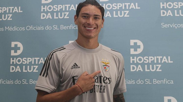 Darwin Núñez (atacante - Benfica) - De acordo com o site Tutto Mercato, o Newcastle pode oferecer mais de 50 milhões de euros para contar com o uruguaio de 22 anos. O jogador é o artilheiro da atual temporada do Campeonato Português com 13 gols em 15 jogos.