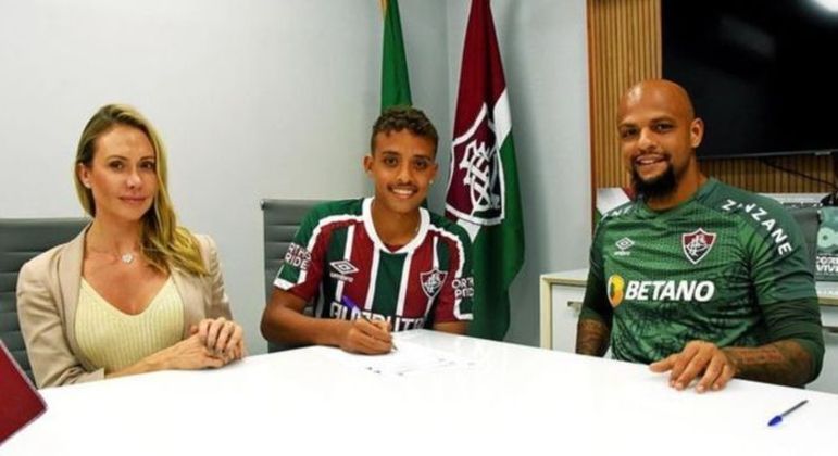 Filho de Felipe Melo, Davi Melo fecha com sub-17 do Fluminense