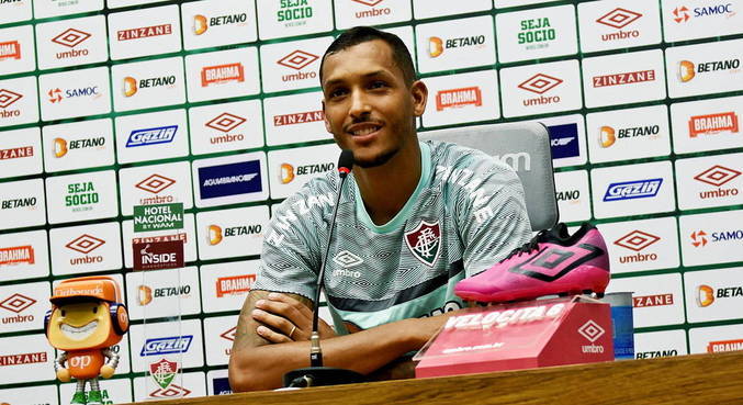 Zagueiro David Duarte em sua primeira entrevista coletiva pelo Fluminense