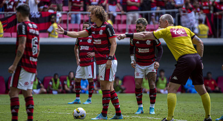 David Luiz durante a partida entre Flamengo e Botafogo pelo Campeonato Brasileiro