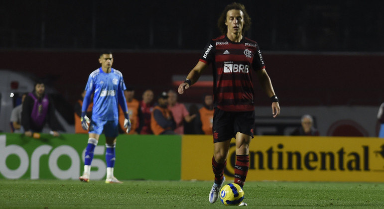 David Luiz em jogo contra o São Paulo