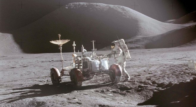 David Scott com o veículo lunar da Apollo 15, em 1971