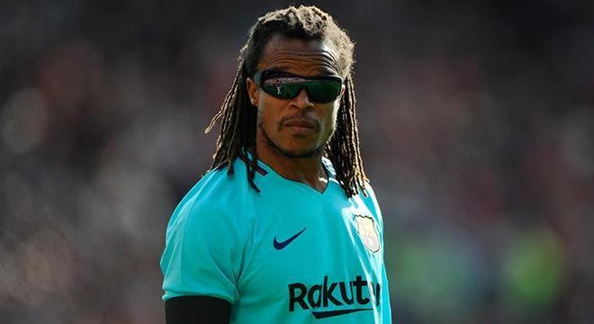 Davids (Náutico) - O holandês Davids apareceu com sucesso no futebol, principalmente na Juventus (ITA). Em 2009, após encerrar seu contrato com o Ajax (HOL), o meia revelou que gostaria de se aposentar no Brasil. Ele quase foi parar no Náutico, mas as altas cifras do negócio afastaram a possibilidade.  