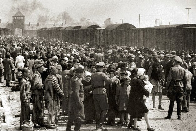 De acordo com a Enciclopédia do Holocausto, em Auschwitz foram mortas 1,1 milhão de pessoas.