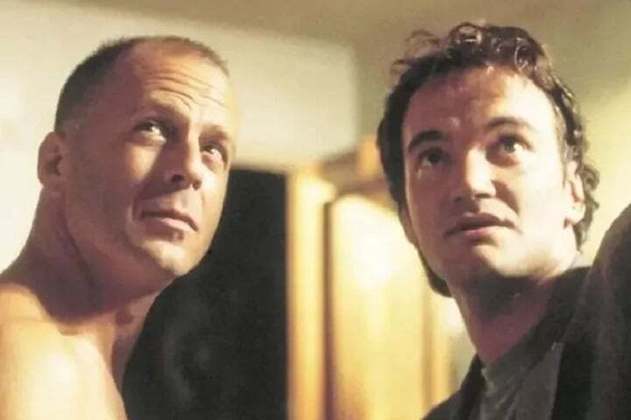 De acordo com o jornal O Estado de São Paulo, Bruce Willis e Quentin Tarantino ficaram amigos quando o diretor escalou o ator para interpretar Butch Coolidge, no clássico 
