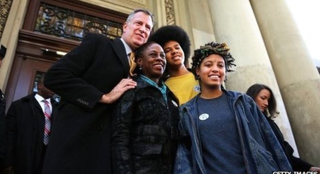 De Blasio com a mulher, Chirlane, e os filhos, Chiara e Dante