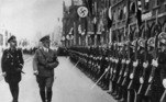 De forma resumida, o Nazismo é uma ideologia que matou milhões de judeus no Século passado e idealizada por Adolf Hitler, que liderou o Holocausto.