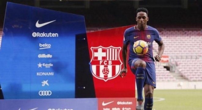 De saída do clube, Mina não participou do treino do Barcelona. Everton, Manchester United e Lyon estão na briga pelo zagueiro colombiano ex-Palmeiras.