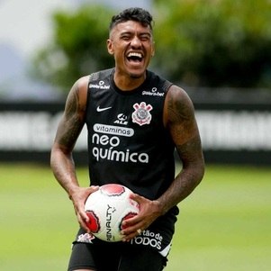 Paulinho ainda não marcou gol contra o rival São Paulo