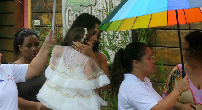 debora nascimento festa