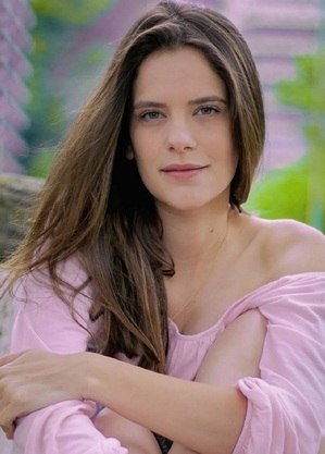 Débora Sartori, na TV e no teatro