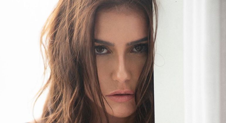 Deborah Secco relembra quando se envolveu com homens casados