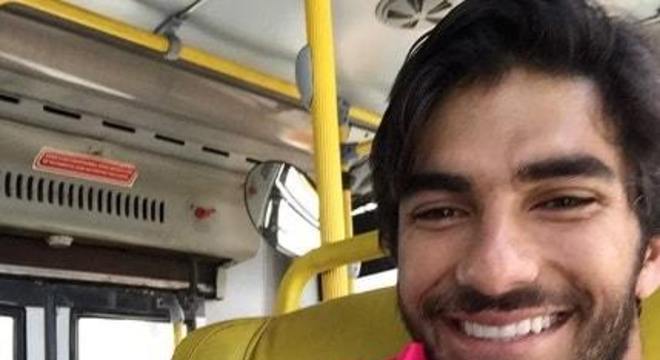 deborah secco filha onibus