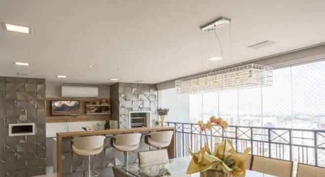 Decoração com cores neutras branco e cinza