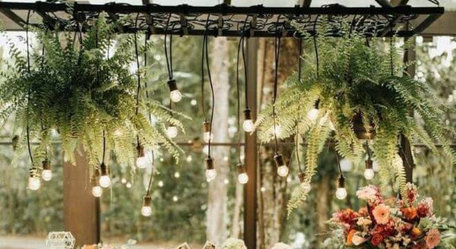 decoração da sua mesa de bolo de casamento