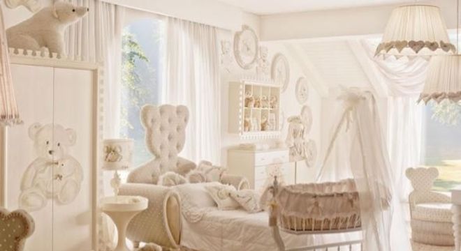 Decoração de quarto de bebê de luxo