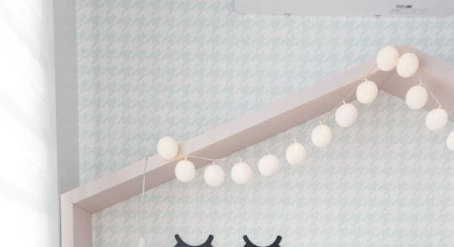 Decoração de quarto de menina com cama casinha