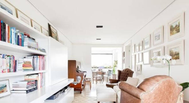 Decoração de sala de estar com cores neutras