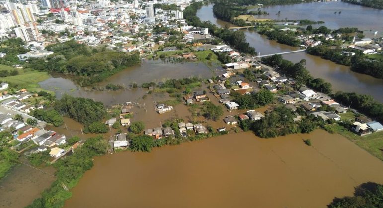 Chuvas afetam mais de 120 municípios em Santa Catarina