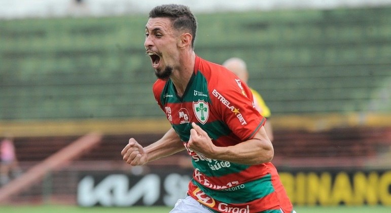 Gustavo França, da Portuguesa, comemora gol marcado; Lusa tem melhor campanha na 1ª fase