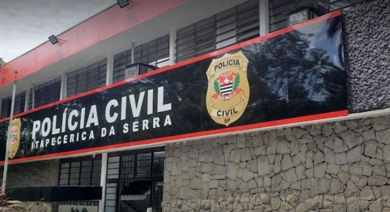 Suspeito foi levado à delegacia central de Itapecerica da Serra