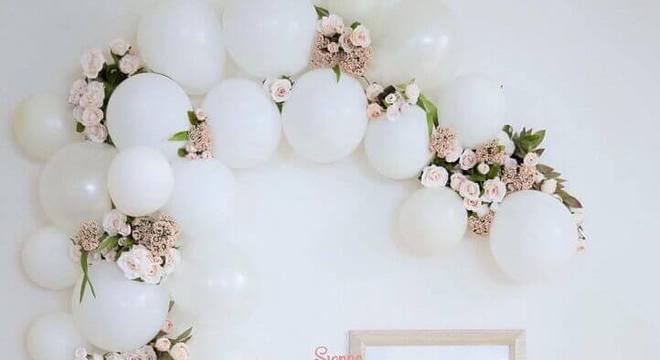 delicada decorada de festa surpresa para amiga 