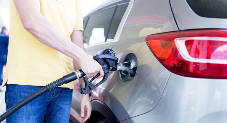 Preço médio da gasolina chegou a R$ 7,21 no DF durante a primeira quinzena do mês