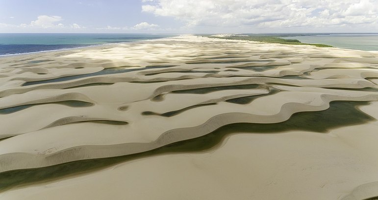 O litoral do Piauí tem 66 km de extensão, sendo o estado brasileiro com menos litoral, Delta do Parnaíba, Piauí