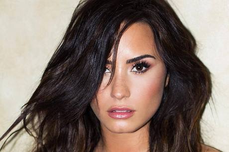 Demi Lovato confirma rumores de relacionamento