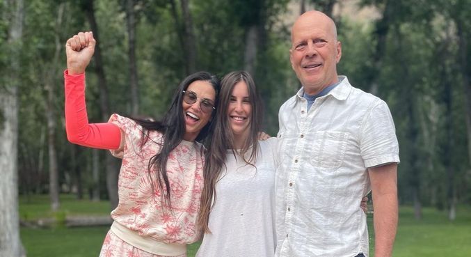 Bruce Willis e Demi Moore celebram os 30 anos da filha Scout