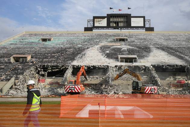 O tobogã é uma estrutura de arquibancadas do estádio, muito conhecido pelos preços populares, logo, o acesso a população era mais fácil. A Allegra Pacaembu venceu a concessão do complexo, que inclui o estádio e ginásio esportivo, pelo período de 35 anos