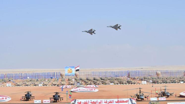 Caças F-16, de fabricação americana, participaram da demonstração militar