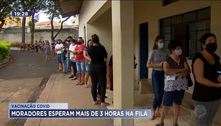 Vacinação Covid: moradores esperam mais de 3 horas na fila 