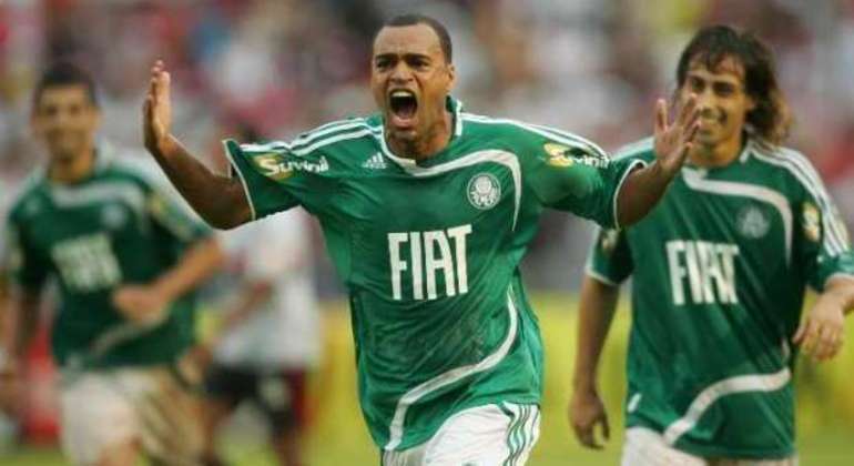 Denilson foi jogar no Palmeiras, grande rival do São Paulo, que lhe virou as costas