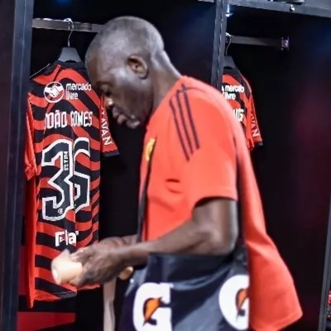 Denir está no quadro de funcionários do Flamengo há 40 anos