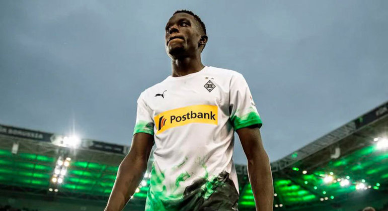 Denis Zakaria - 24 anos - Volante - Clube: Borussia Mönchengladbach - Contrato até: 30/06/2022