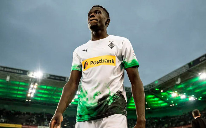 Denis Zakaria - 24 anos - Volante - Clube: Borussia Mönchengladbach - Contrato até: 30/06/2022