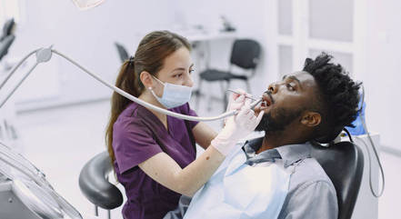Ir ao dentista é importante para o diagnóstico rápido