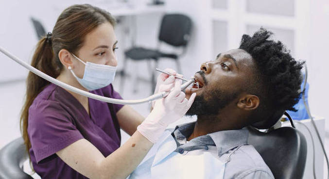 Pagamentos a dentistas e profissionais de saúde podem ser declarados no IR