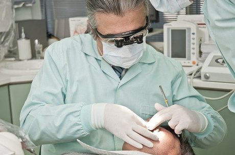 Uso de aparelho pode ser necessário para alinhar os dentes