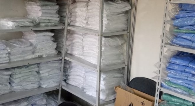 Armazenamento de EPIs, em foto enviada pela SPDM