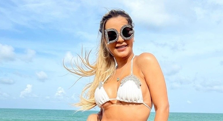 Influenciadora digital ostentou item de luxo por meio de publicação nas redes sociais 