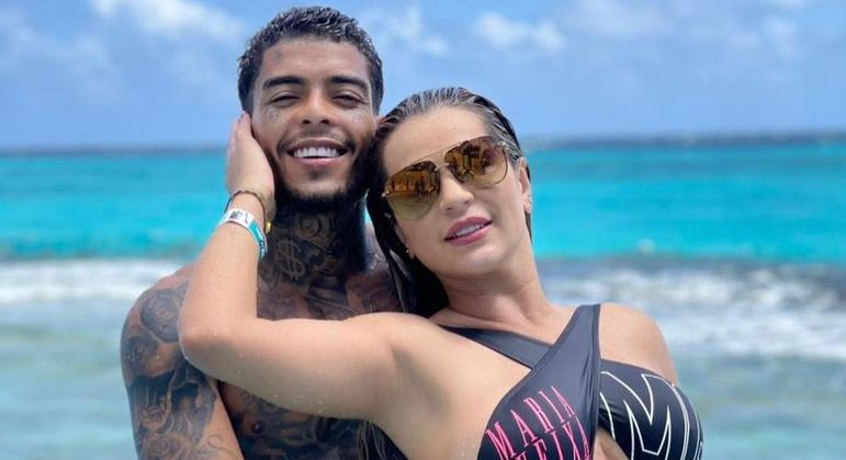 Deolane Bezerra e MC Kevin ficaram juntos por 1 ano e 3 meses
