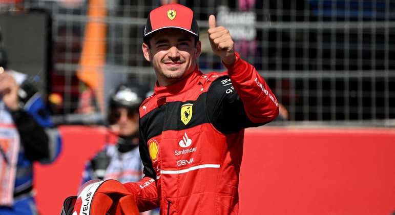 Leclerc conquista a pole position durante a sessão de qualificação antes do Grande Prêmio da França de Fórmula 1