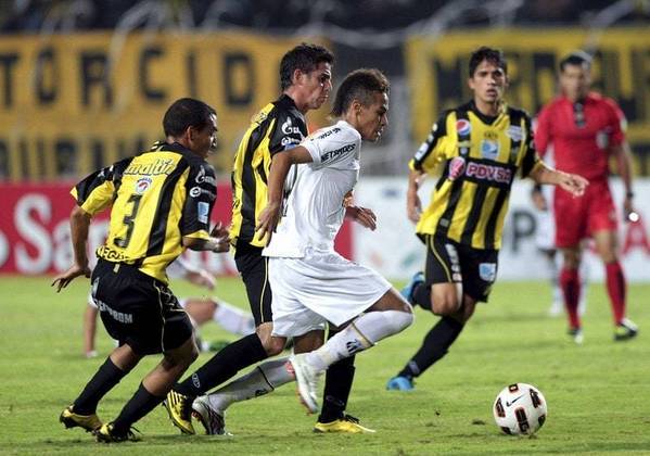 Deportivo Táchira (VEN) 0 x 0 Santos – Na estreia da Libertadores de 2011, o Peixe foi melhor que os venezuelanos, mesmo fora de casa, mas não conseguiu tirar o zero do placar. Estreia com empate sem gols. 