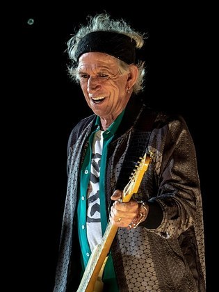 Depp disse que se inspirou em Keith Richards, o lendário guitarrista dos Rolling Stones, para elaborar o jeito do personagem. 