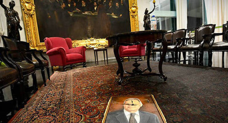 Relógio raro, mesa de trabalho de Juscelino Kubitschek e acervos de famosos foram alvo de destruição por parte dos extremistas no Palácio do Planalto