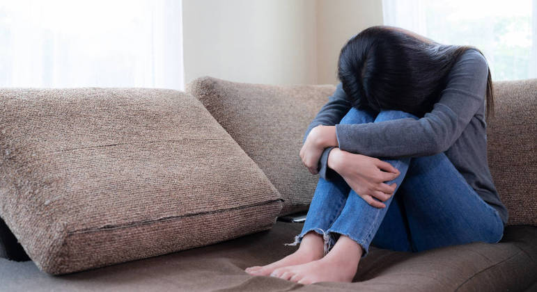 Tratamento da depressão inclui psicoterapia e, sob orientação, administração de remédios
