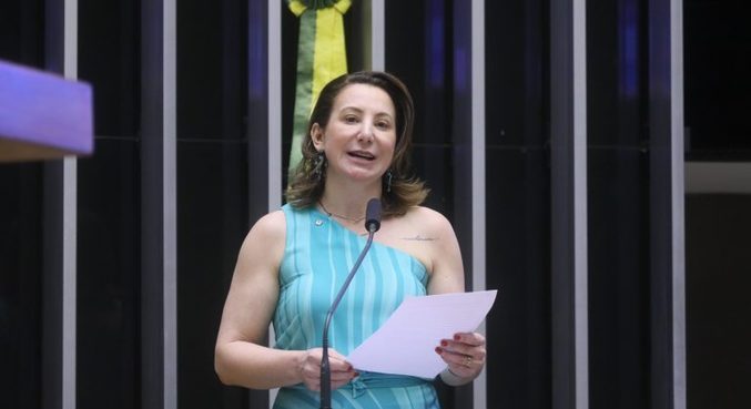 Câmara aprova distribuição de absorventes para estudantes  – Notícias